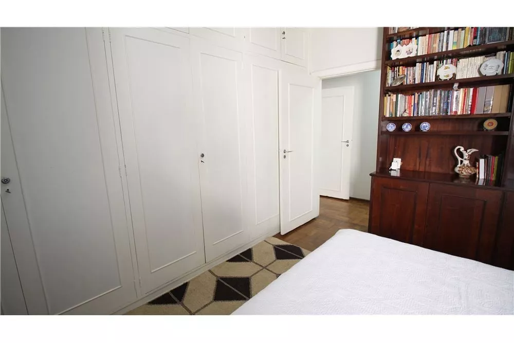 Apartamento à venda com 3 quartos, 143m² - Foto 2