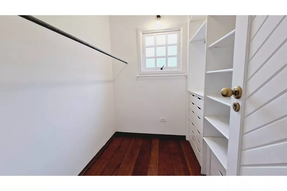 Casa de Condomínio à venda com 4 quartos, 329m² - Foto 4