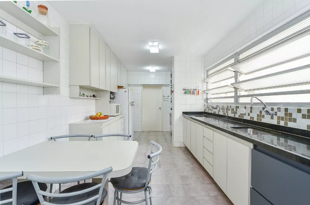 Apartamento à venda com 3 quartos, 198m² - Foto 8