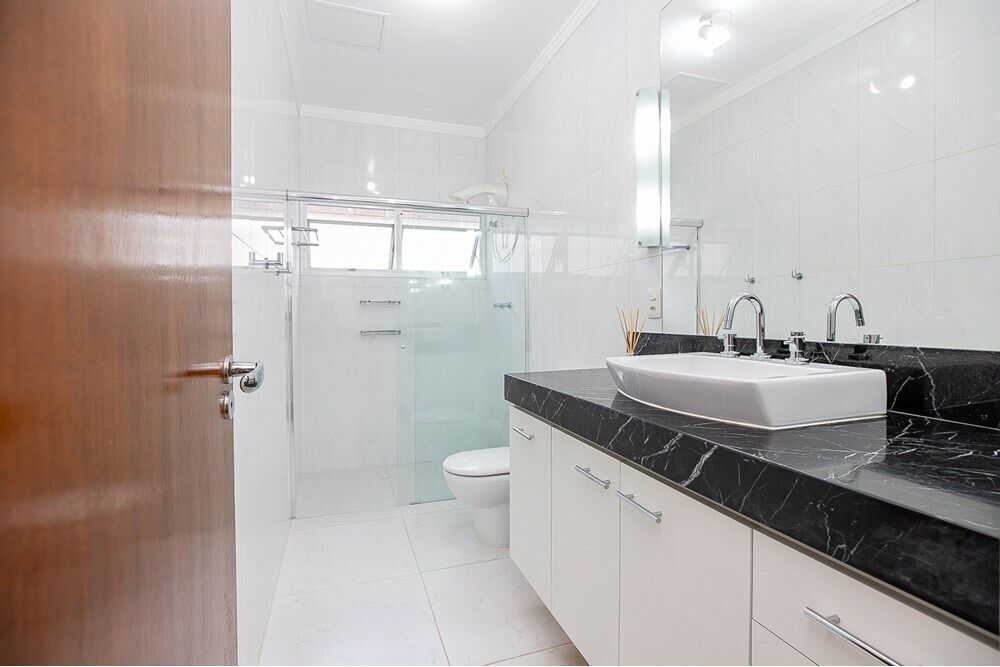 Casa à venda com 3 quartos, 173m² - Foto 1