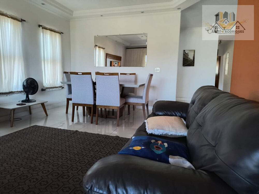 Casa à venda com 3 quartos, 220m² - Foto 2