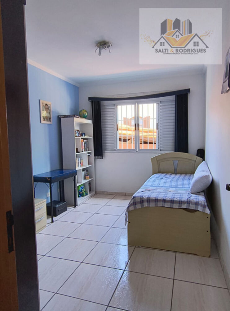 Casa à venda com 3 quartos, 220m² - Foto 4