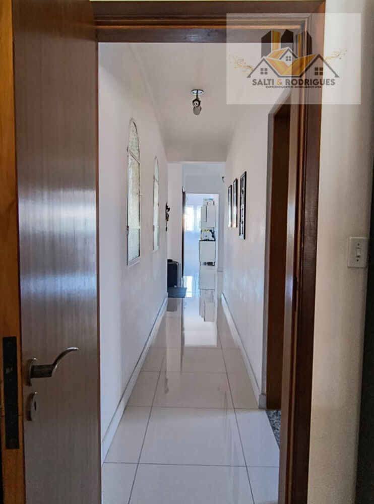 Casa à venda com 3 quartos, 220m² - Foto 3
