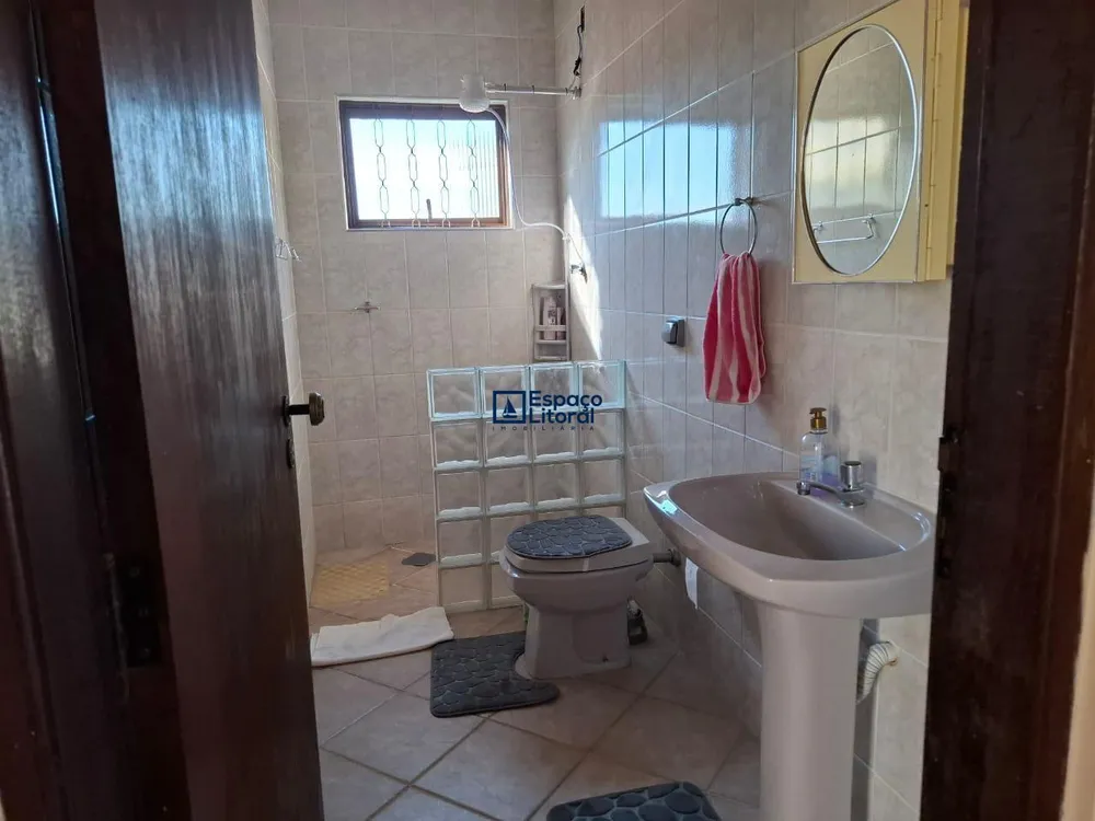 Casa, 3 quartos, 212 m² - Foto 1