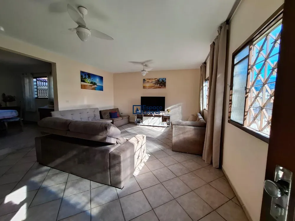 Casa, 3 quartos, 212 m² - Foto 1