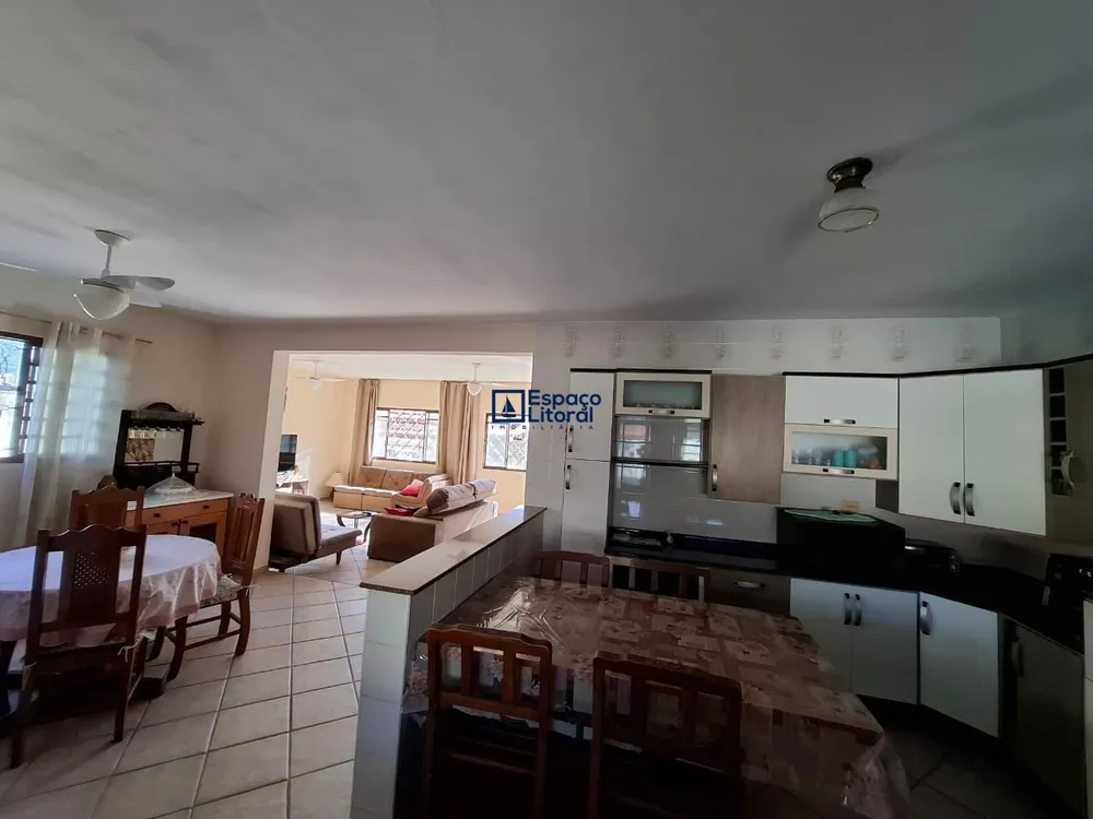 Casa, 3 quartos, 212 m² - Foto 4