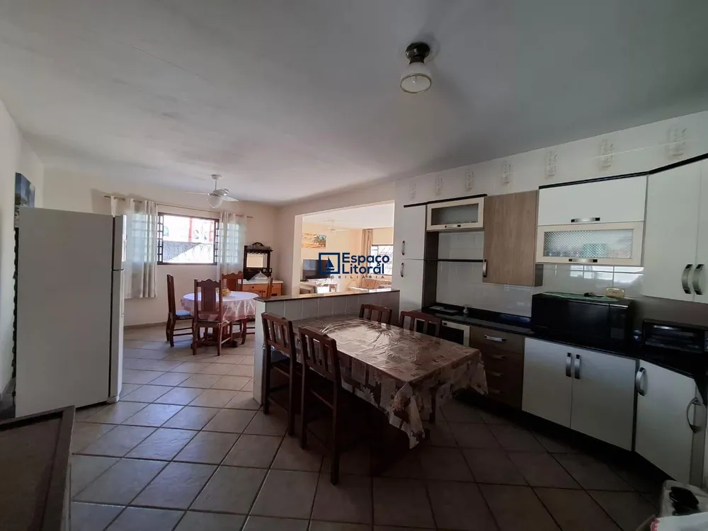 Casa, 3 quartos, 212 m² - Foto 3