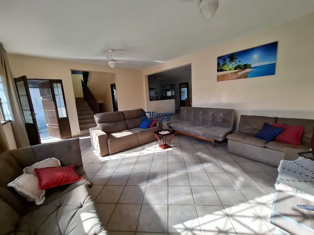 Casa, 3 quartos, 212 m² - Foto 2