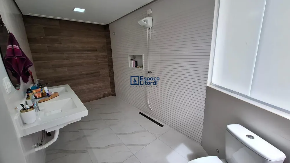 Cobertura, 3 quartos, 210 m² - Foto 2