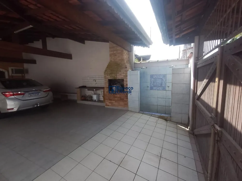 Casa, 3 quartos, 282 m² - Foto 3