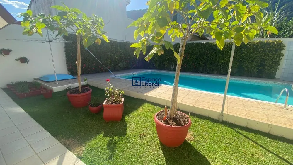 Casa, 3 quartos, 266 m² - Foto 1
