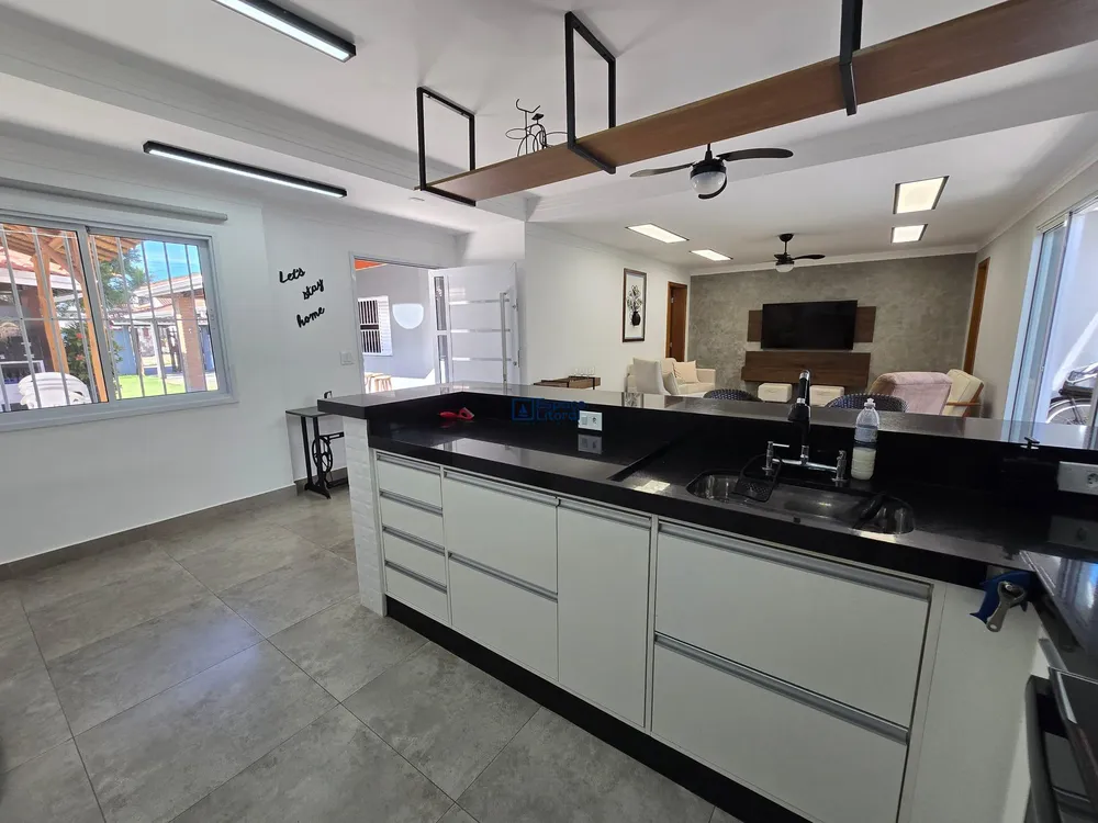 Casa, 4 quartos, 290 m² - Foto 3
