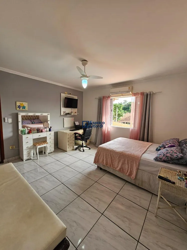 Casa, 4 quartos, 243 m² - Foto 9