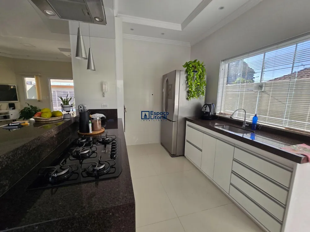 Casa, 4 quartos, 242 m² - Foto 4