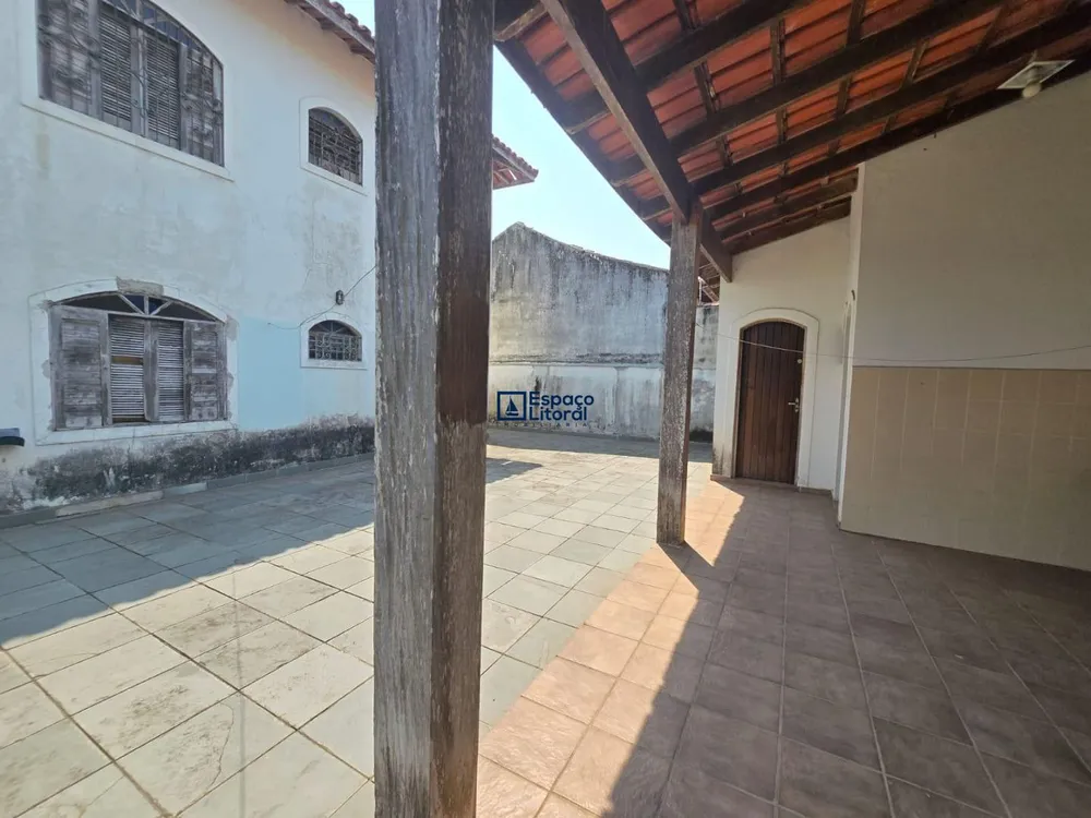 Casa, 4 quartos, 221 m² - Foto 1