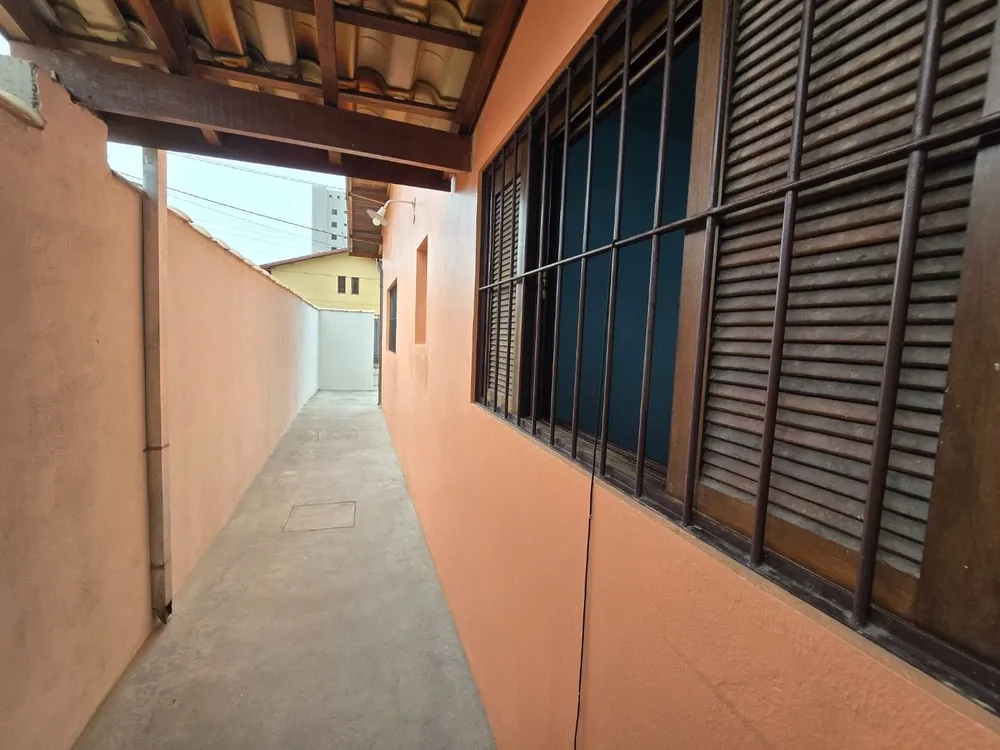 Casa, 4 quartos, 180 m² - Foto 2