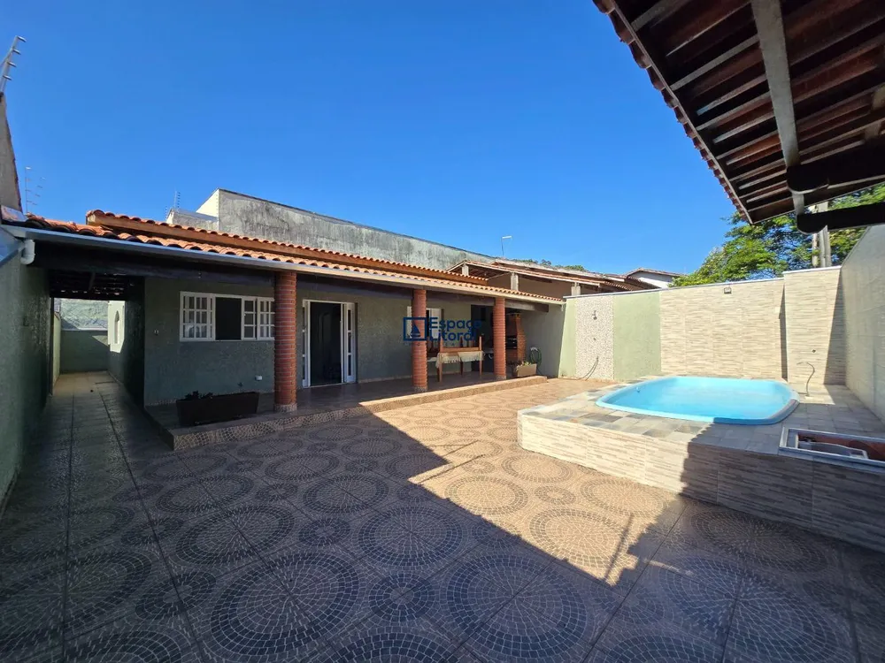 Casa, 3 quartos, 181 m² - Foto 1