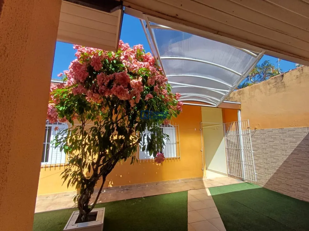 Casa, 4 quartos, 234 m² - Foto 2