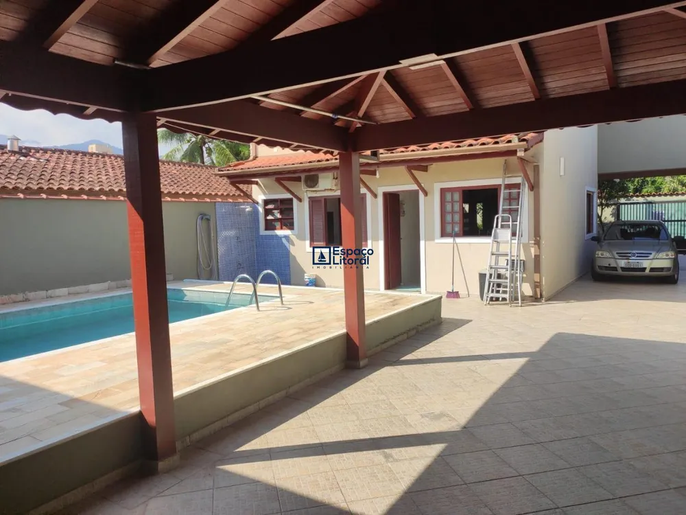 Casa, 4 quartos, 241 m² - Foto 1