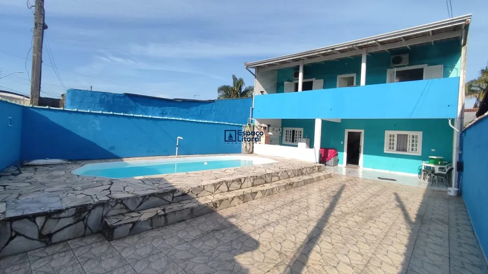 Casa, 3 quartos, 247 m² - Foto 1