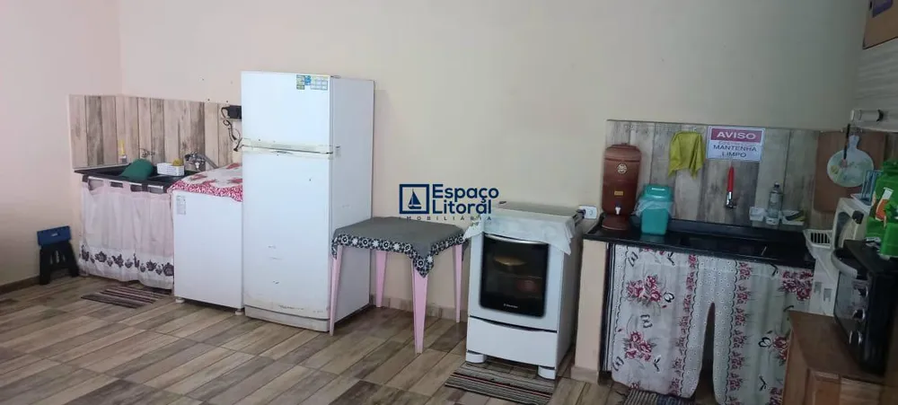 Casa, 6 quartos, 130 m² - Foto 1