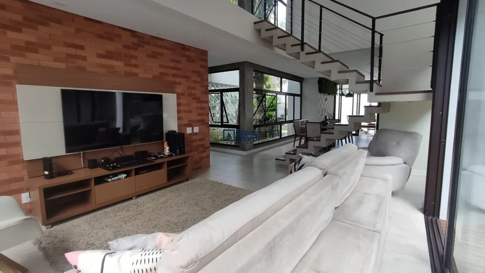 Casa, 3 quartos, 250 m² - Foto 1