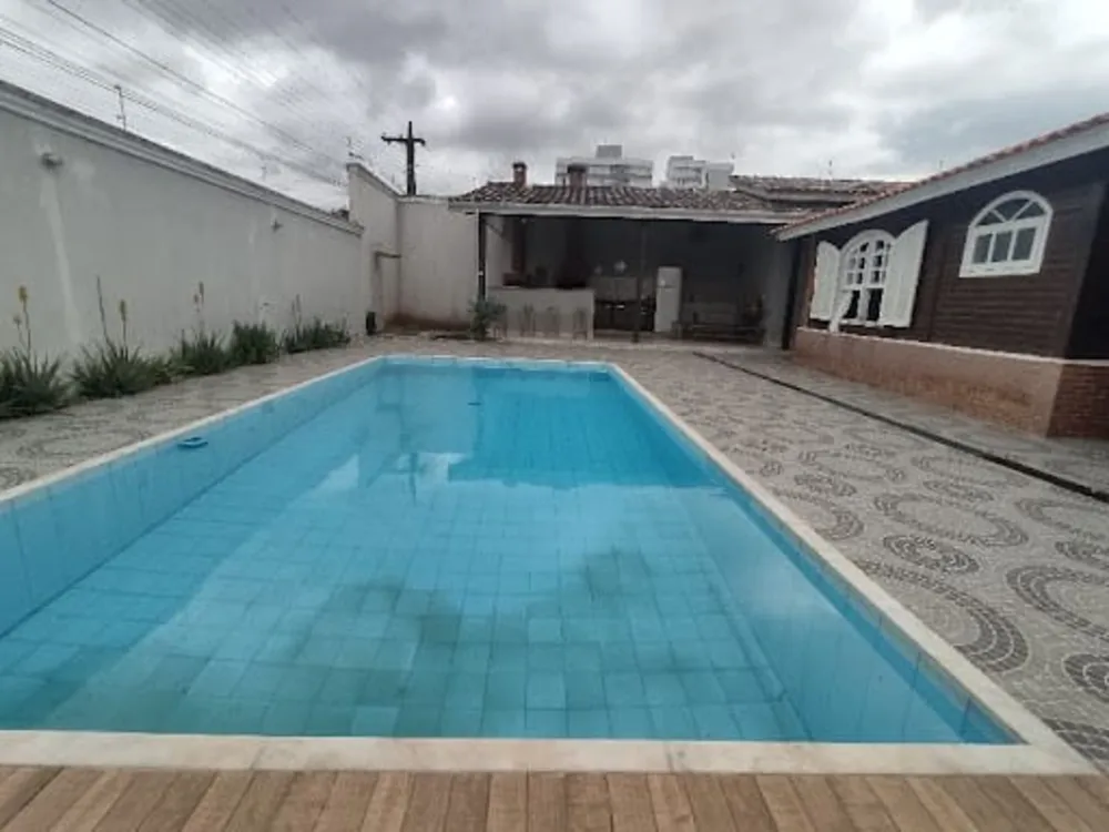 Casa, 4 quartos, 236 m² - Foto 2