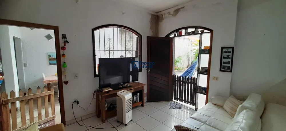 Casa, 3 quartos, 246 m² - Foto 2