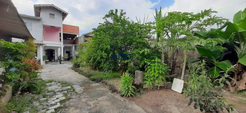 Casa, 3 quartos, 246 m² - Foto 1