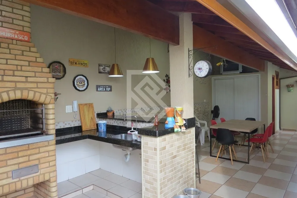 Casa, 3 quartos, 217 m² - Foto 2
