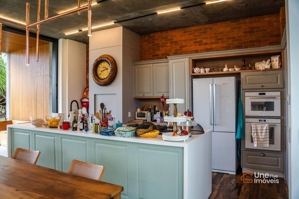 Casa à venda com 2 quartos, 244m² - Foto 9