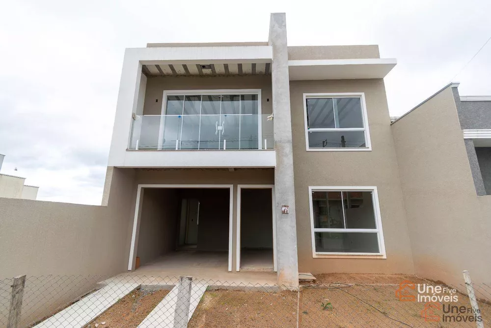 Sobrado à venda com 3 quartos, 150m² - Foto 1