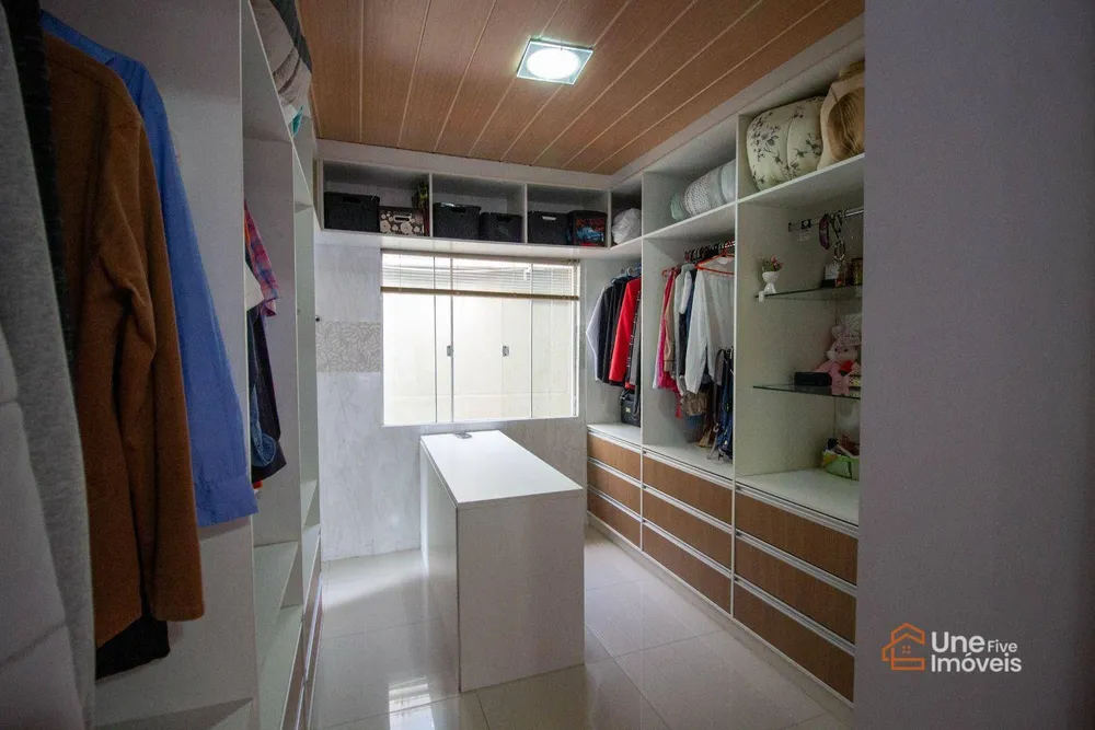 Casa, 4 quartos, 200 m² - Foto 9