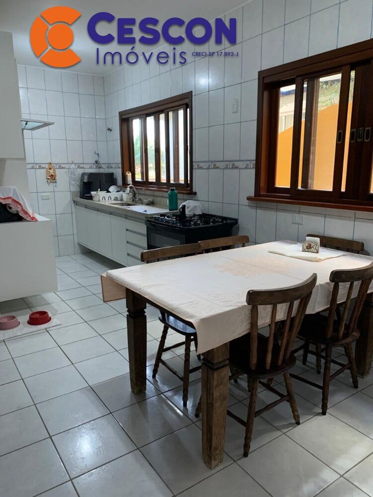 Casa de Condomínio à venda com 4 quartos, 361m² - Foto 2