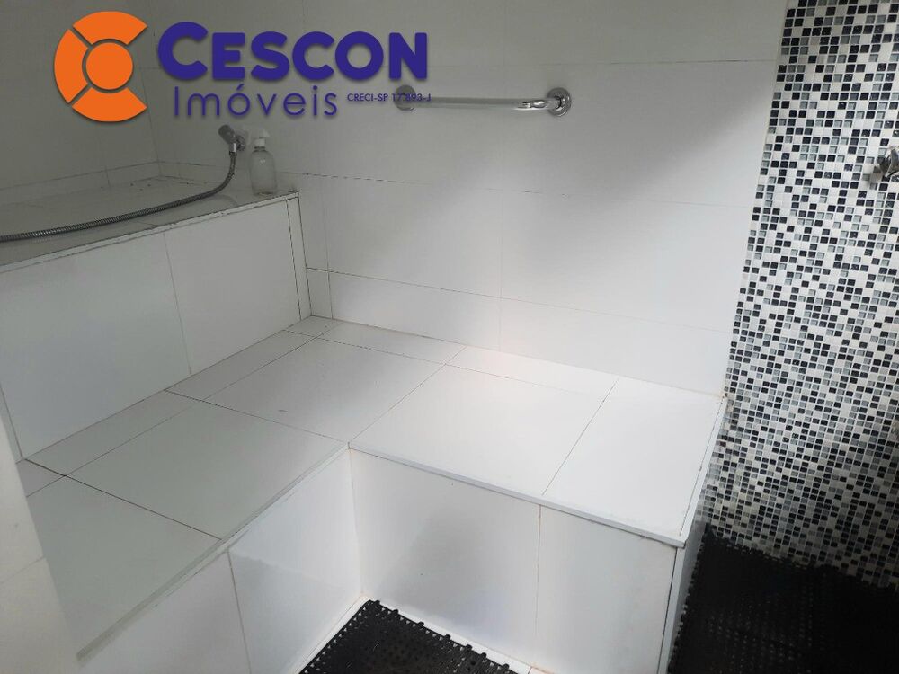 Casa de Condomínio à venda com 4 quartos, 386m² - Foto 1