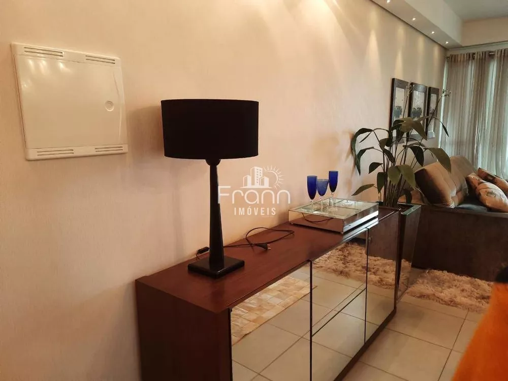 Apartamento à venda com 3 quartos, 91m² - Foto 2