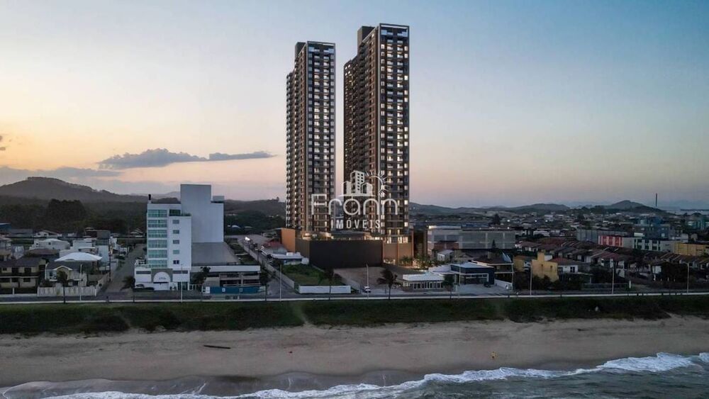 Casa à venda com 2 quartos, 70m² - Foto 1