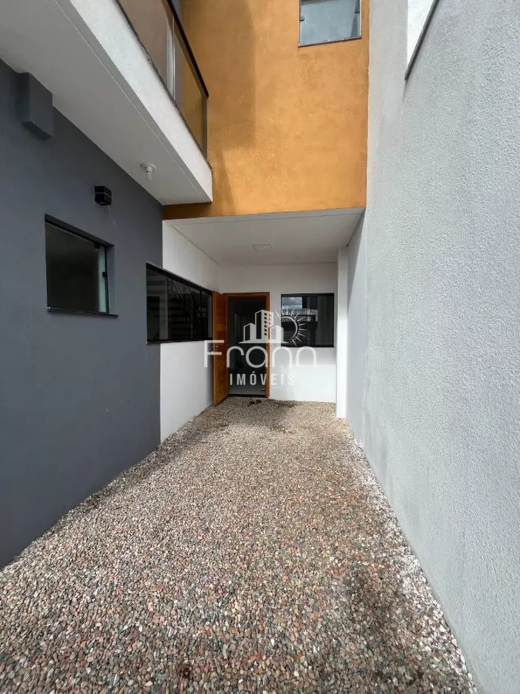 Casa à venda com 2 quartos, 76m² - Foto 4