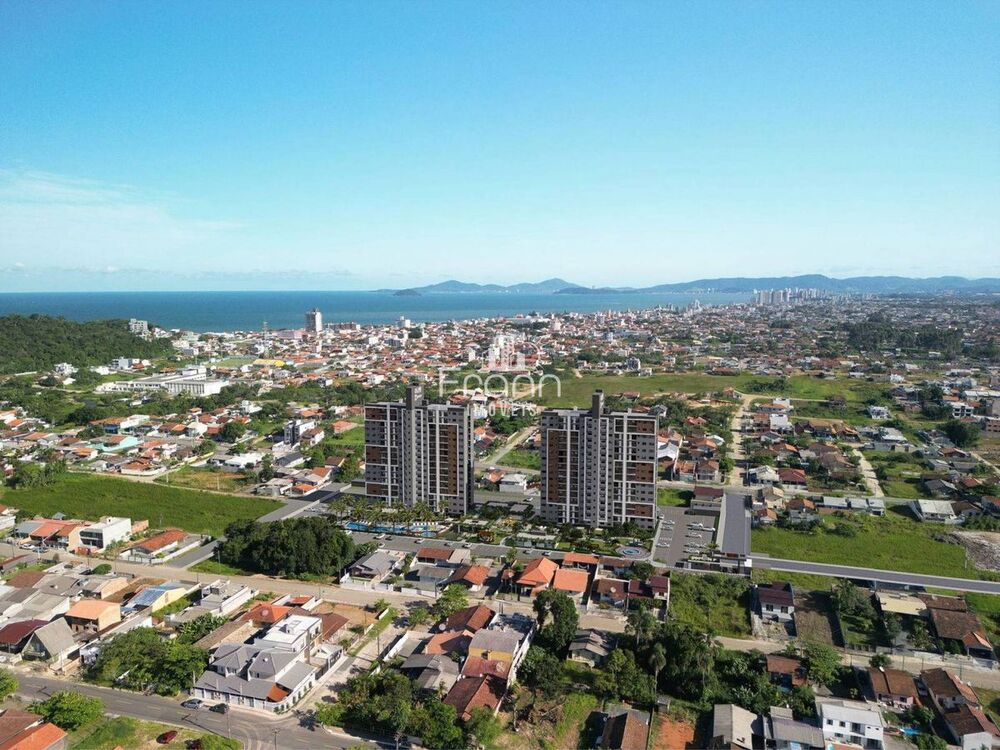 Apartamento à venda com 2 quartos, 61m² - Foto 2