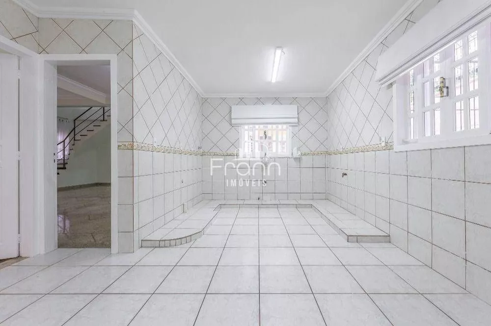 Sobrado à venda com 4 quartos, 316m² - Foto 3