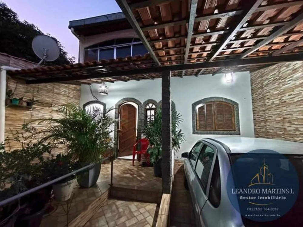 Casa, 5 quartos, 143 m² - Foto 1