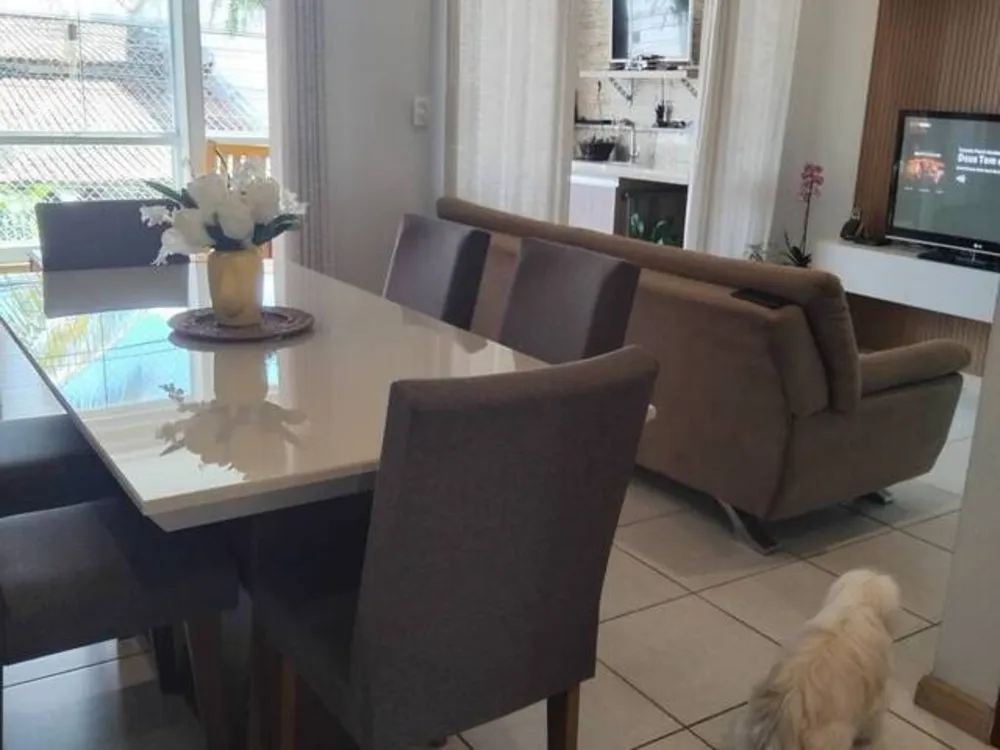 Casa, 6 quartos, 143 m² - Foto 2
