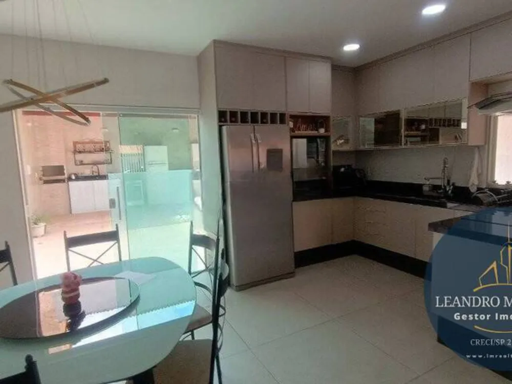 Casa, 3 quartos, 203 m² - Foto 8