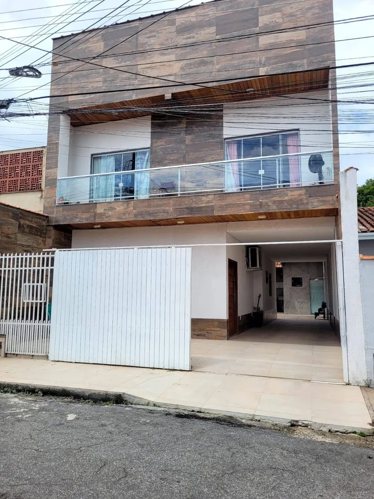 Casa, 3 quartos, 203 m² - Foto 1