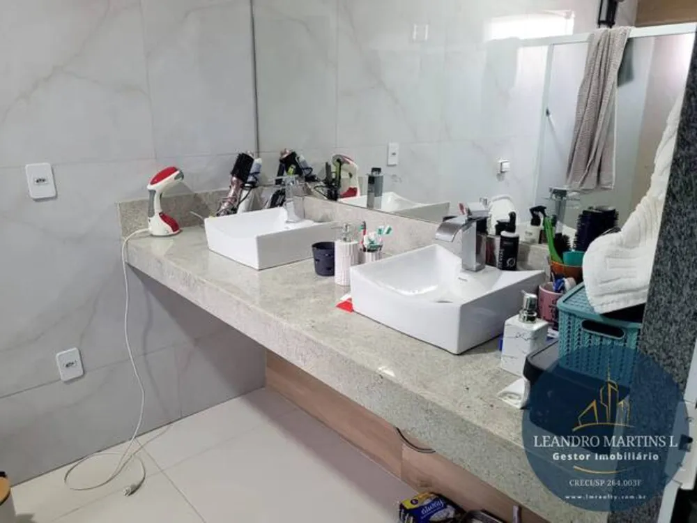 Casa, 3 quartos, 203 m² - Foto 1