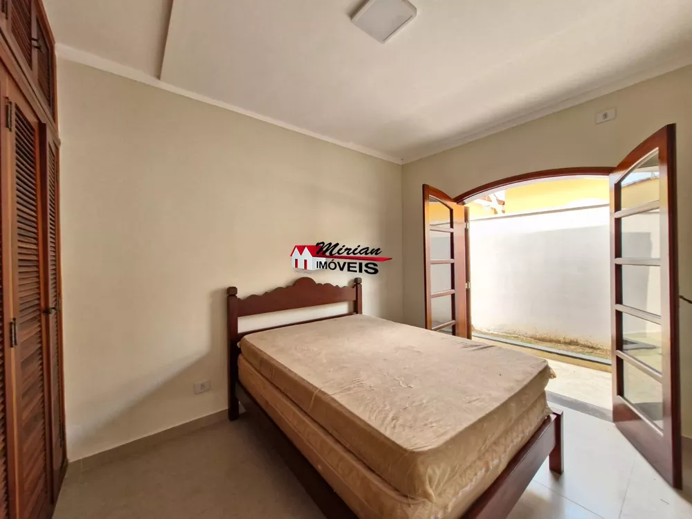 Casa à venda com 4 quartos, 170m² - Foto 14