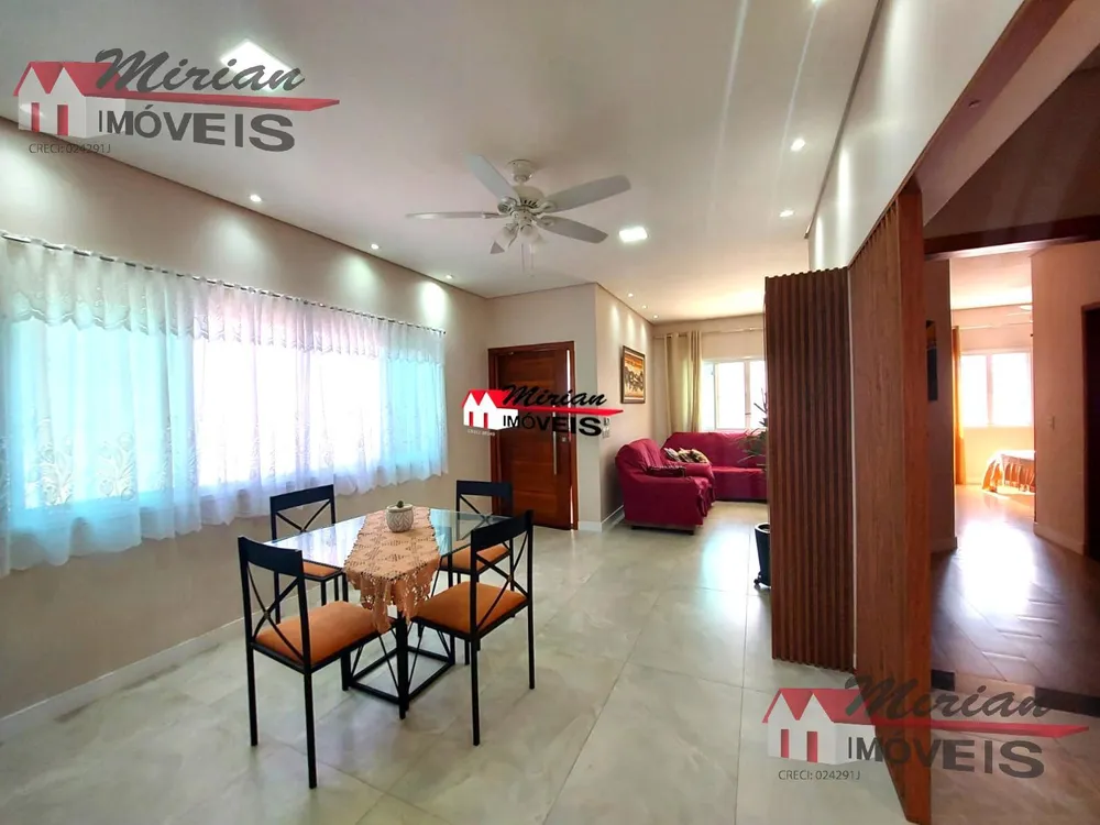 Casa, 3 quartos, 250 m² - Foto 1