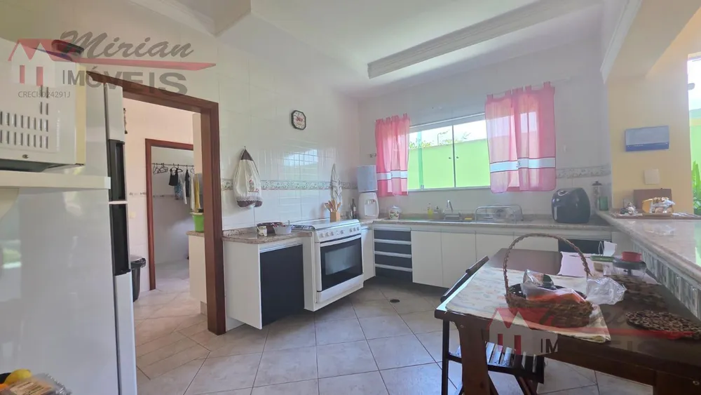 Sobrado, 3 quartos, 252 m² - Foto 4
