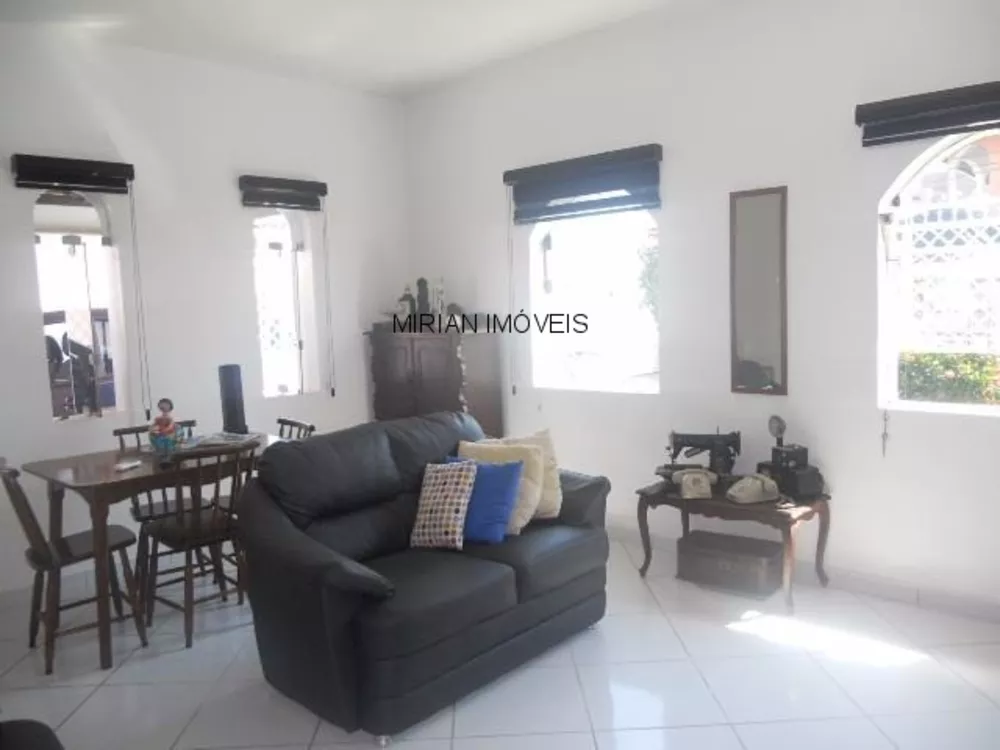 Casa à venda com 3 quartos, 360m² - Foto 4