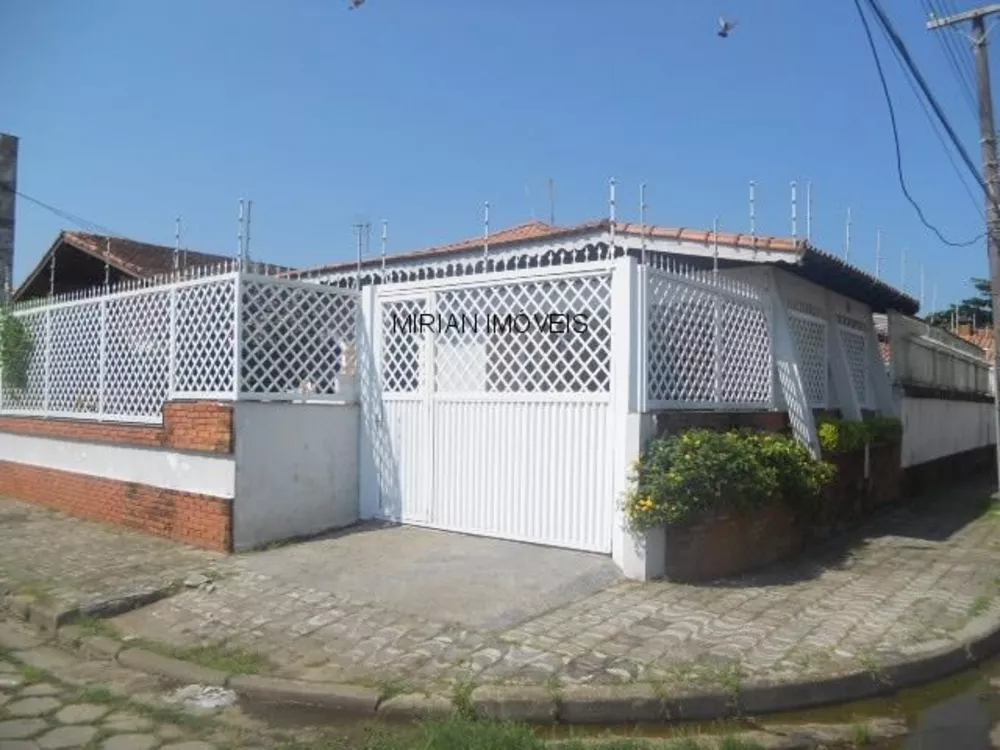 Casa à venda com 3 quartos, 360m² - Foto 2